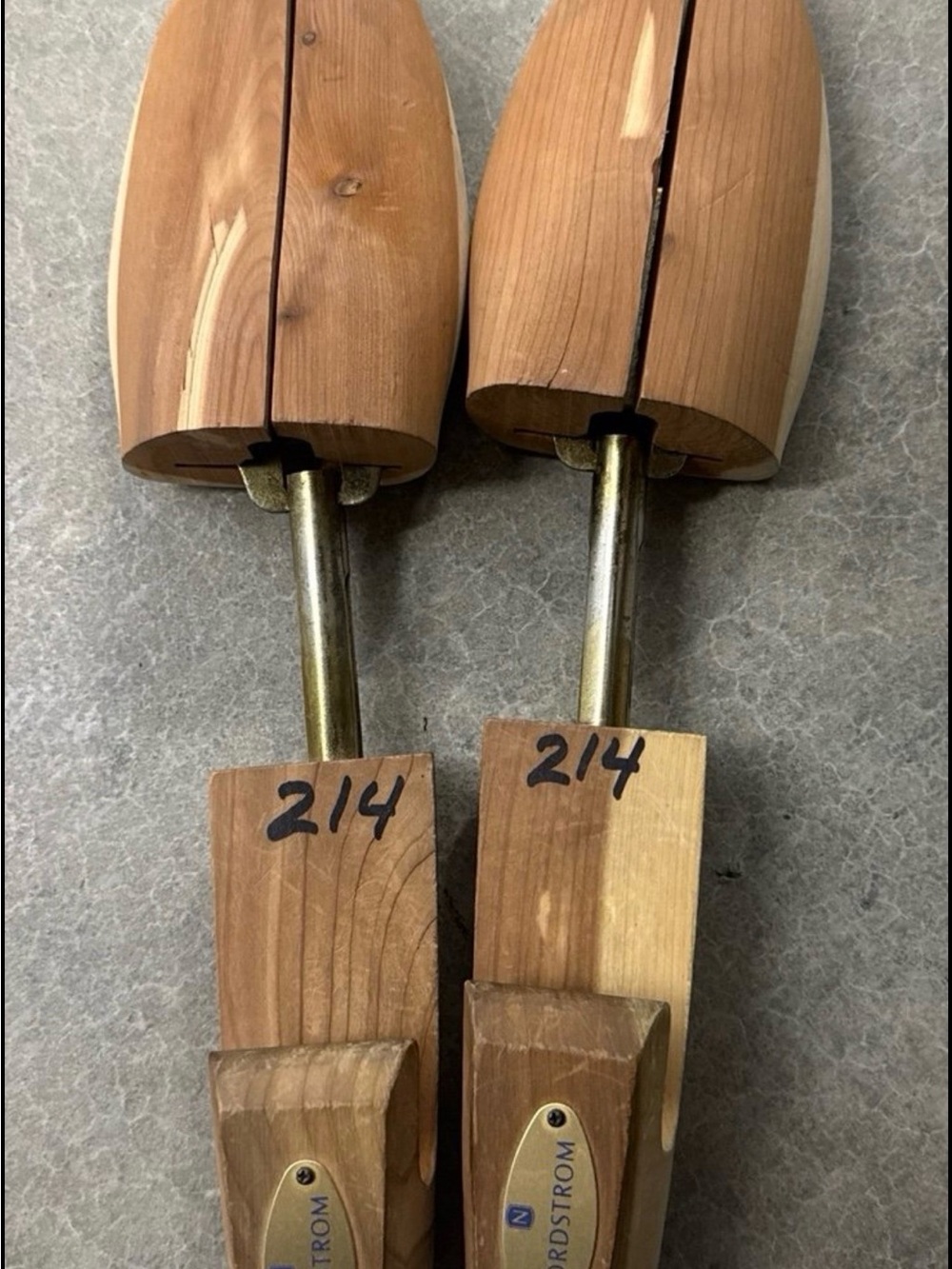 Nordstrom Cedar Shoe Trees - Brown with Gold Tone Hardware